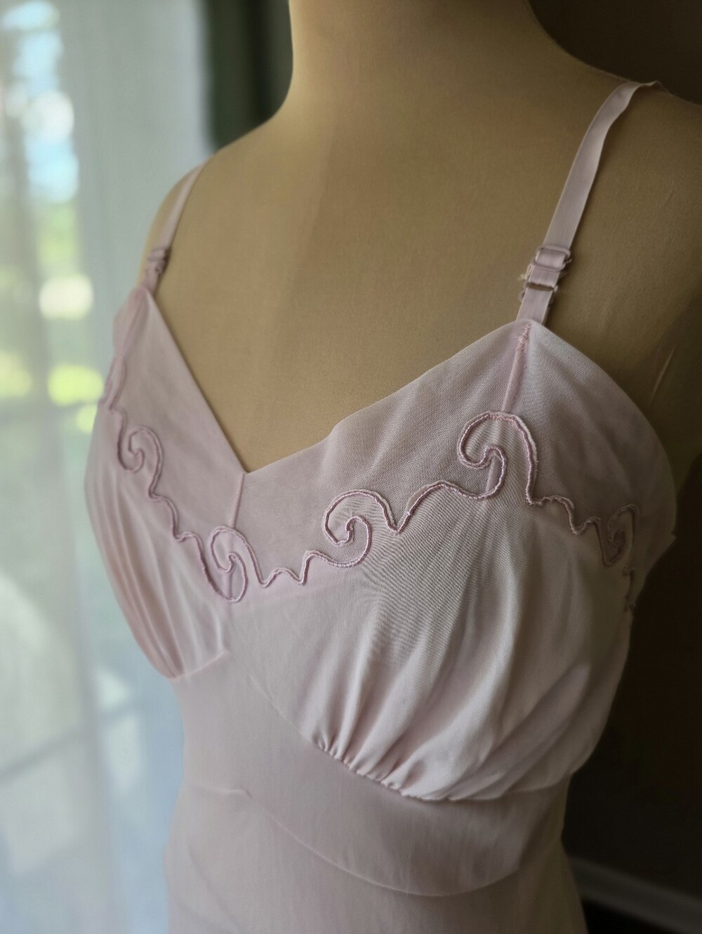 Vintage 1950s Baby Pink‎ Embroidered Slip Dress Knee Length Mid-Century Medium - Picture 8 of 14